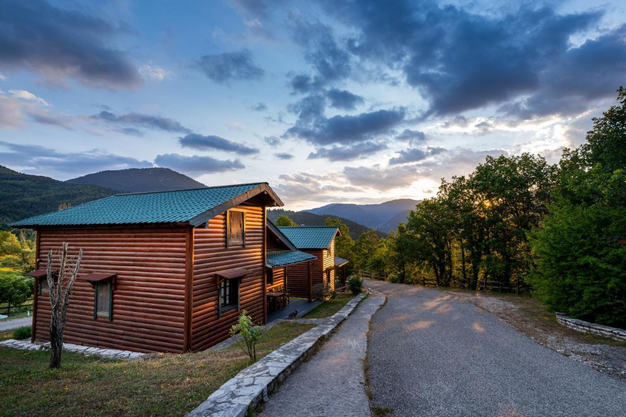 Chalet Likouresi Village Karpenísion Esterno foto