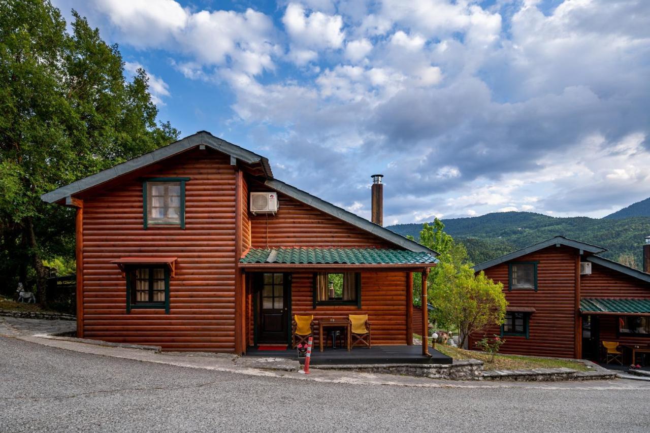 Chalet Likouresi Village Karpenísion Esterno foto