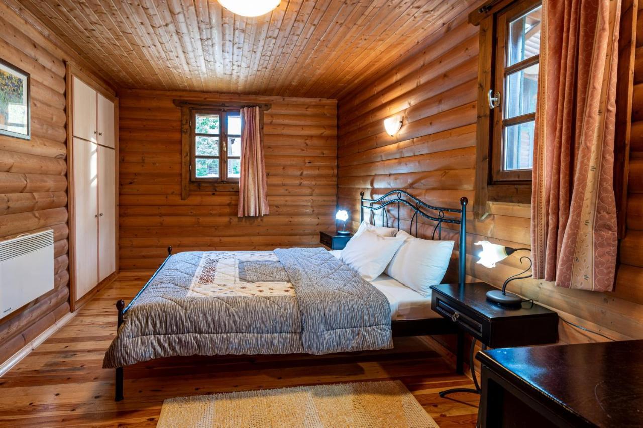 Chalet Likouresi Village Karpenísion Esterno foto