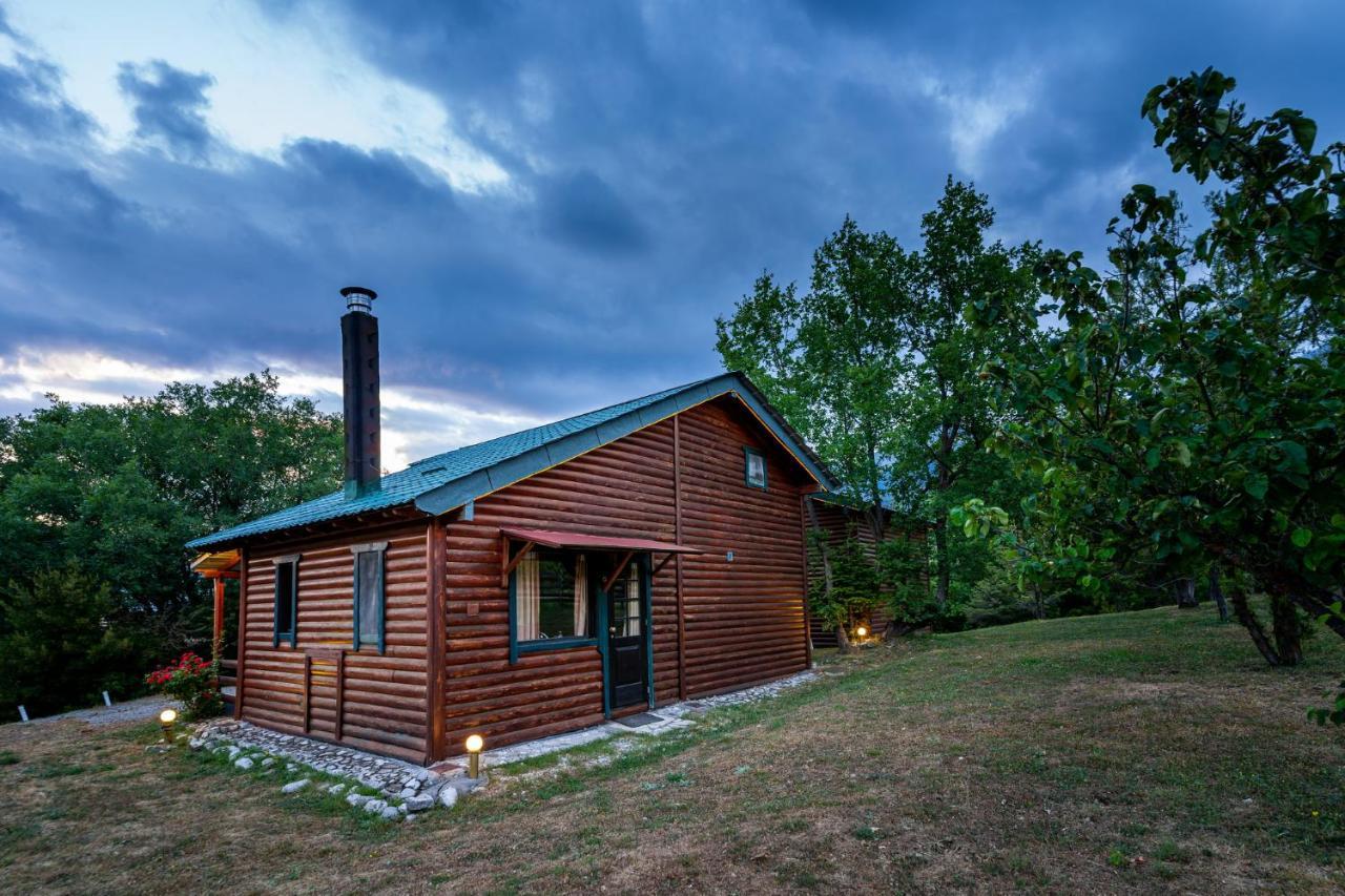 Chalet Likouresi Village Karpenísion Esterno foto