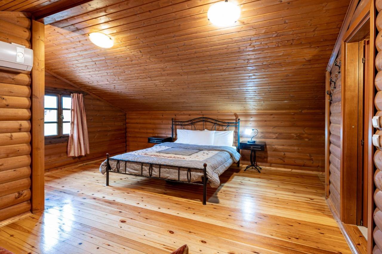 Chalet Likouresi Village Karpenísion Esterno foto